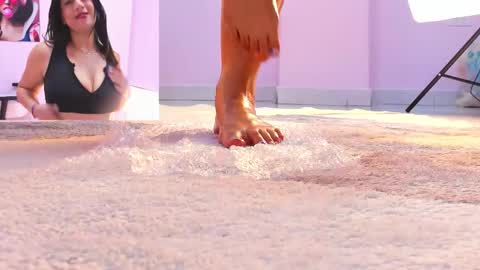 Snapshot of lily_cole27 chatting on March 7, 5:37 am lily_cole27 online show from March 7, 5:37 am