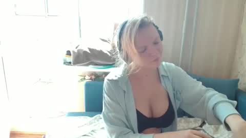 Lily dollyx online show from September 10, 10:04 am