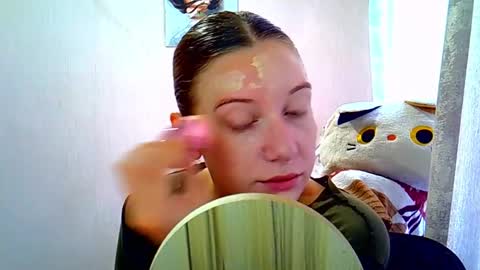 Snapshot of lily_ember chatting on September 26, 10:08 am lily_ember online show from September 26, 10:08 am