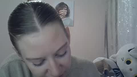 Snapshot of lily_ember chatting on September 26, 10:14 pm lily_ember online show from September 26, 10:14 pm