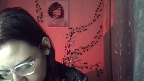 Snapshot of lily_ember chatting on October 21, 7:14 pm lily_ember online show from October 21, 7:14 pm