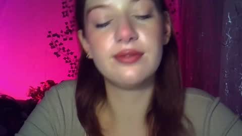 Snapshot of lily_ember chatting on November 6, 6:53 pm lily_ember online show from November 6, 6:53 pm