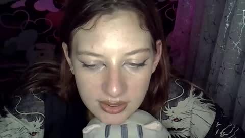 Snapshot of lily_ember chatting on November 12, 8:30 pm lily_ember online show from November 12, 8:30 pm