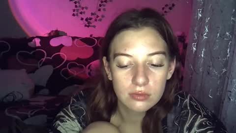 Snapshot of lily_ember chatting on November 13, 7:35 pm lily_ember online show from November 13, 7:35 pm