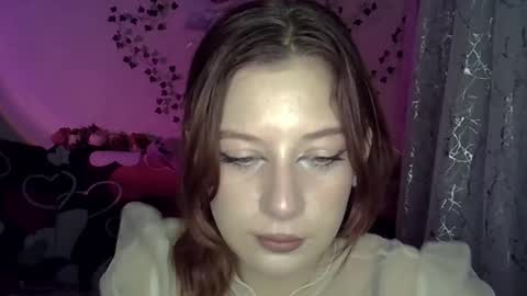 Snapshot of lily_ember chatting on November 17, 5:08 pm lily_ember online show from November 17, 5:08 pm