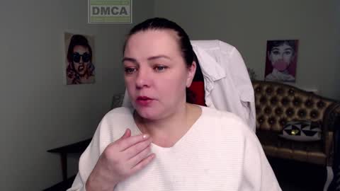 Lily online show from December 6, 9:54 am