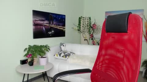 Snapshot of lily_flower7_ chatting on November 14, 4:55 am Lily online show from November 14, 4:55 am