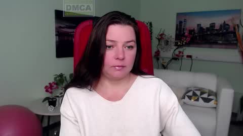 Snapshot of lily_flower7_ chatting on November 26, 10:05 am Lily online show from November 26, 10:05 am