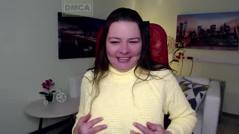 Snapshot of lily_flower7_ chatting on December 4, 5:06 am Lily online show from December 4, 5:06 am