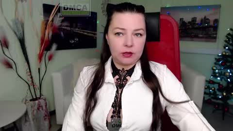 Snapshot of lily_flower7_ chatting on December 17, 5:24 am Lily online show from December 17, 5:24 am