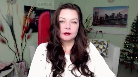 Snapshot of lily_flower7_ chatting on December 18, 3:01 am Lily online show from December 18, 3:01 am