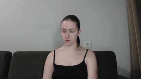 lily_love_x online show from December 16, 2:36 am
