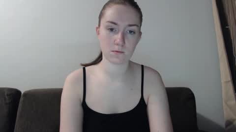 lily_love_x online show from December 20, 2:52 am