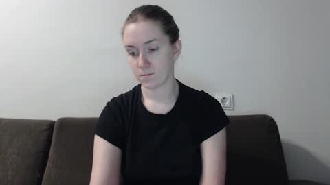lily_love_x online show from February 6, 3:48 am