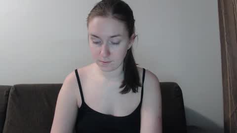 lily_love_x online show from February 23, 2:40 am