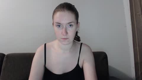 lily_love_x online show from September 23, 10:02 pm