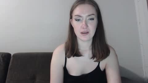 lily_love_x online show from October 16, 10:22 pm