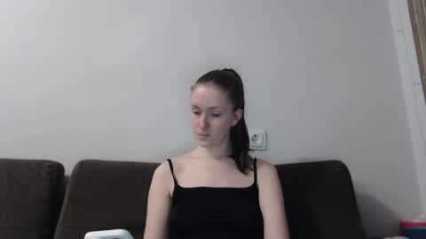 lily_love_x online show from May 1, 12:04 am