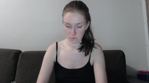 lily_love_x online show from May 4, 2:51 am