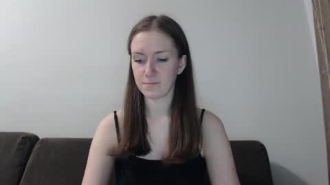 lily_love_x online show from May 13, 1:25 am