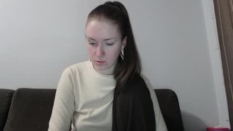 lily_love_x online show from May 29, 5:38 am