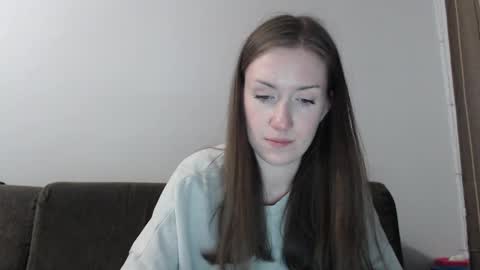 lily_love_x online show from June 1, 11:17 pm