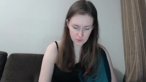 lily_love_x online show from June 7, 11:52 pm