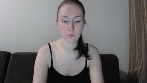 lily_love_x online show from June 13, 2:42 am