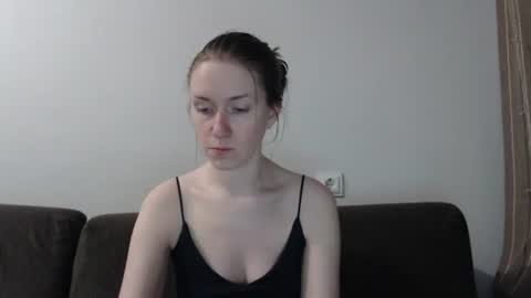 lily_love_x online show from June 17, 5:32 am
