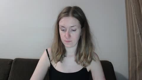 lily_love_x online show from July 14, 2:05 am