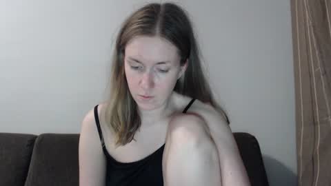 lily_love_x online show from July 15, 1:22 am