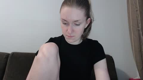 lily_love_x online show from July 23, 5:27 am