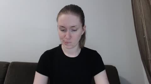 lily_love_x online show from July 25, 5:05 am