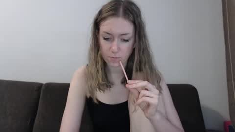 lily_love_x online show from July 30, 6:01 am
