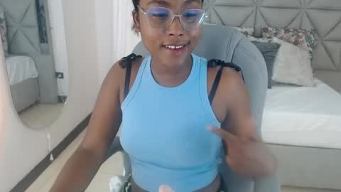 Snapshot of lily_mendoza chatting on June 9, 8:09 pm lily_mendoza online show from June 9, 8:09 pm