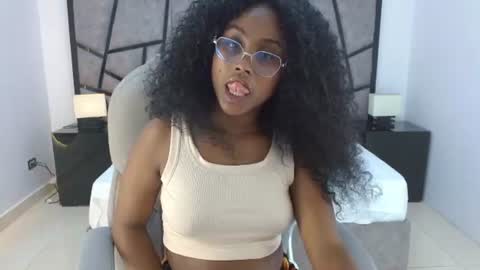 Snapshot of lily_mendoza chatting on June 11, 7:56 pm lily_mendoza online show from June 11, 7:56 pm