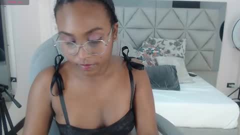 Snapshot of lily_mendoza chatting on June 16, 7:27 pm lily_mendoza online show from June 16, 7:27 pm