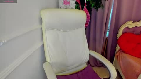 Lily online show from July 19, 2:37 am