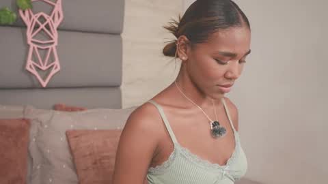 Lily Miiller online show from November 15, 8:16 pm