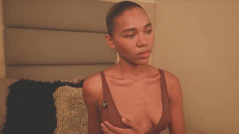 Lily Miiller online show from February 15, 10:06 pm