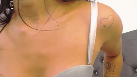 Lily Roberts online show from February 23, 5:50 pm