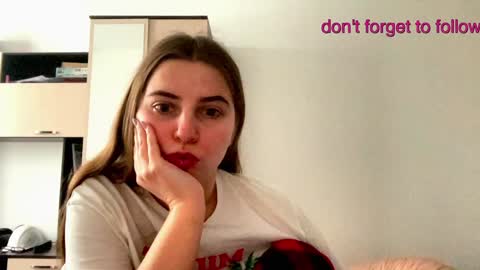 Lily online show from December 19, 11:29 am