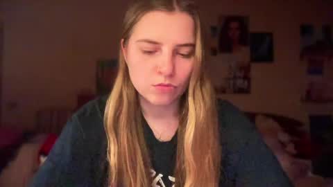 Lily online show from March 29, 8:09 pm