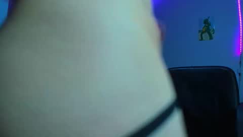 lily_stone04 online show from December 18, 5:57 am