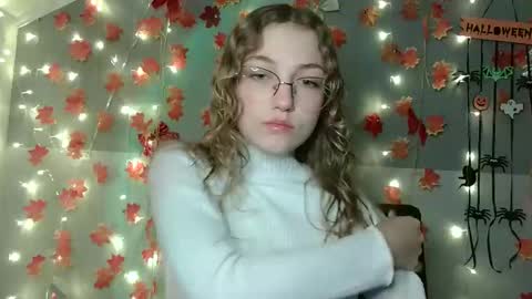 Snapshot of lily_tayberry chatting on October 24, 5:09 pm small lily online show from October 24, 5:09 pm