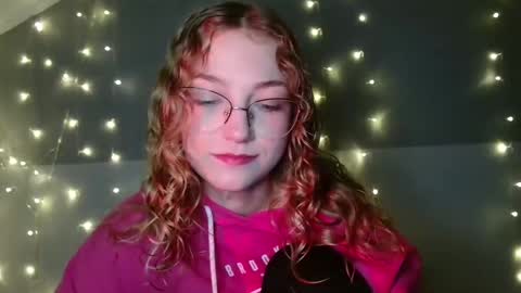 Snapshot of lily_tayberry chatting on November 4, 6:18 pm small lily online show from November 4, 6:18 pm