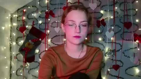 Snapshot of lily_tayberry chatting on November 19, 6:08 pm small lily online show from November 19, 6:08 pm