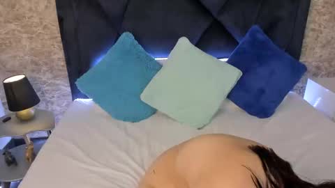 Snapshot of lily_woodz chatting on January 15, 10:46 pm LilyWoodz online show from January 15, 10:46 pm