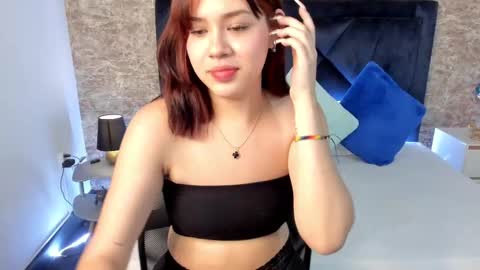 Snapshot of lily_woodz chatting on January 20, 6:32 pm LilyWoodz online show from January 20, 6:32 pm