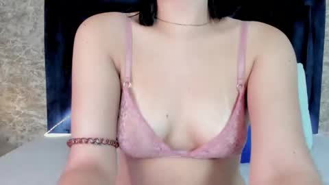 Snapshot of lily_woodz chatting on October 12, 3:44 pm LilyWoodz online show from October 12, 3:44 pm